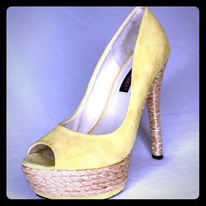 Mojo Moxy  7.5
Women's Tropicana Platform Pump